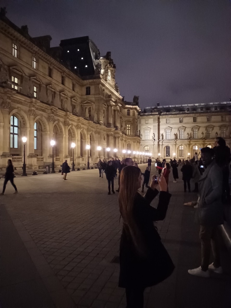 7Night at the Louvre Museum_2